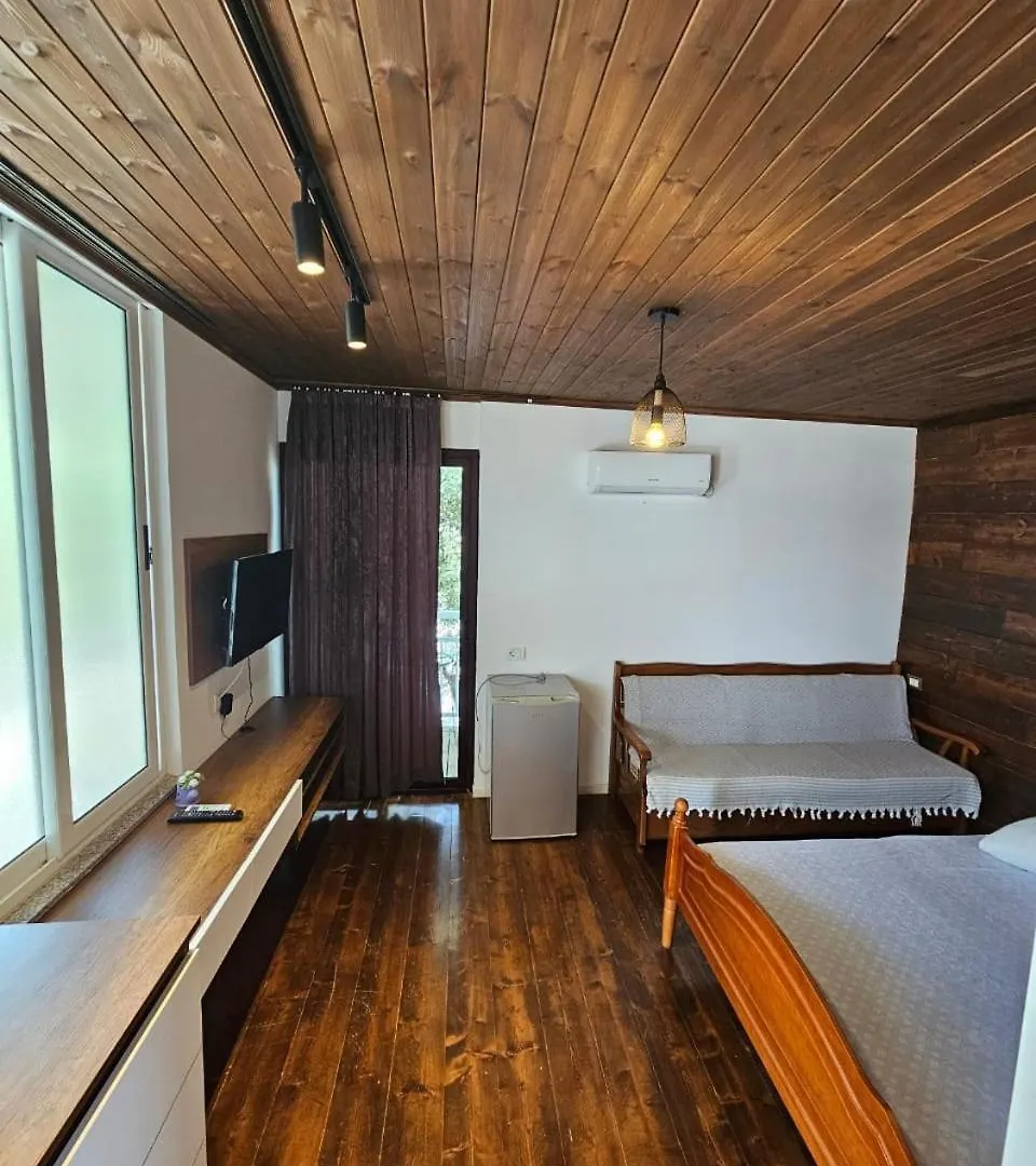 Sea Bed And Restaurant 1 Apartment Borsh